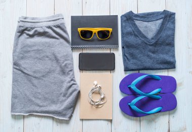 Gezgin, yaz tatili erkekler rahat kıyafetler