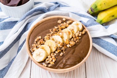 çikolata smoothies kase