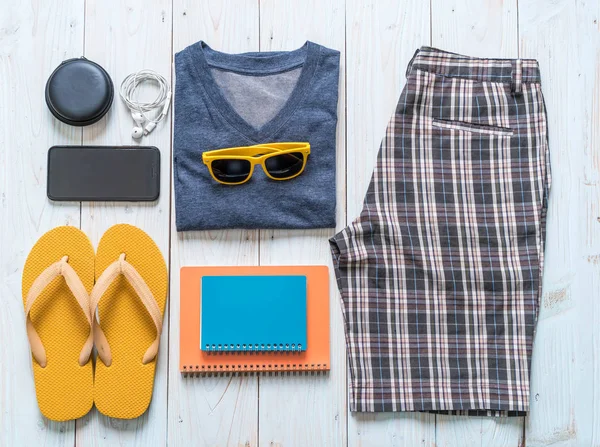 Чоловічі повсякденні вбрання мандрівників, літні канікули — стокове фото