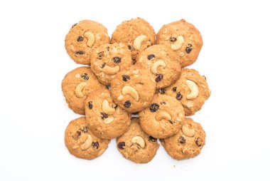 Kuru üzüm ve kavrulmuş kaşu fındık ile tatlılar