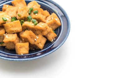 Kızarmış Tofu susam bir kase