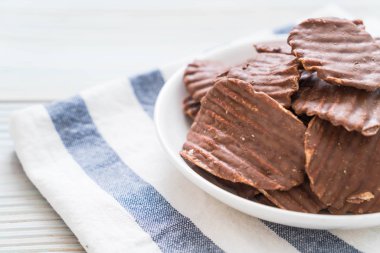 patates cipsi çikolata ile