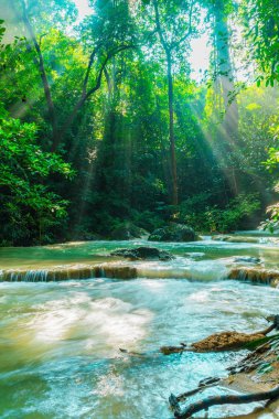 Erawan şelale, Erawan Milli Parkı Thaila içinde Kanchanaburi itibariyle