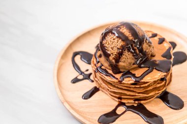 Çikolatalı dondurma ile gözleme