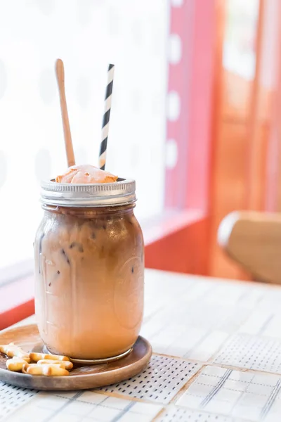 Iced coffee in jar — Stock Photo, Image