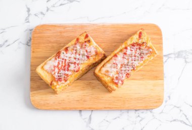 croque monsieur bacon ans egg sandwich