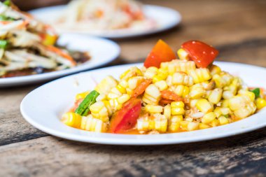 Baharatlı papaya salatası