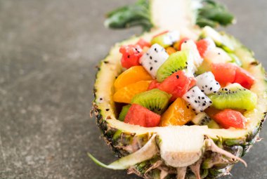 dilimlenmiş meyve karışımı 