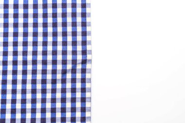 Beyaz arka plan üzerinde mutfak bezi (peçete)