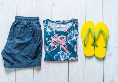 Gezgin, yaz tatili erkekler rahat kıyafetler