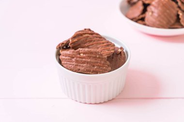 patates cipsi çikolata ile