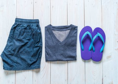 Gezgin, yaz tatili erkekler rahat kıyafetler