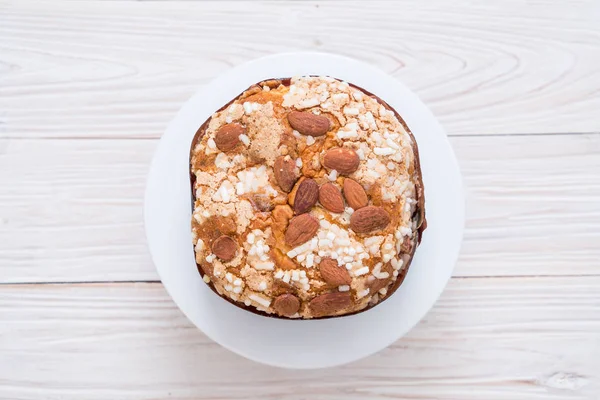 Rozijnen brood cake met amandelen — Stockfoto