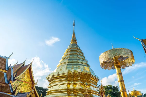 Krásná architektura na Wat Phra že Doi Suthep v Chiang Mai — Stock fotografie