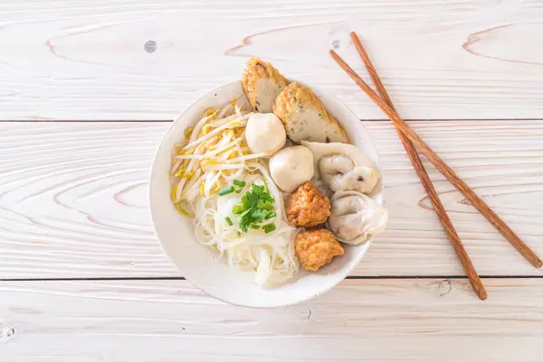 Noodles bowl with fish ball — Stock Photo, Image