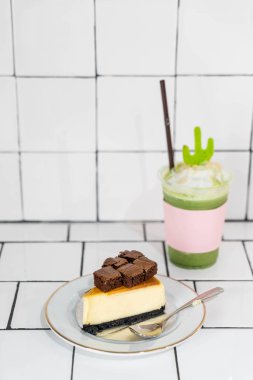 peynir pasta çikolatalı kek ile