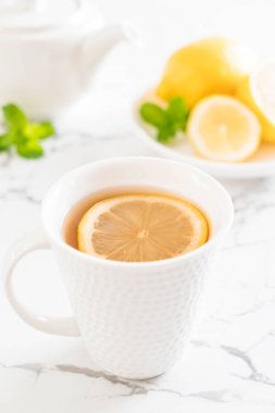 sıcak limonlu çay