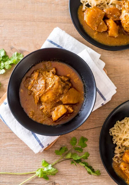 Chicken Massaman Curry Paste with Noodle — Stock Photo, Image