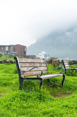 Deniz arka plan ile boş tezgah