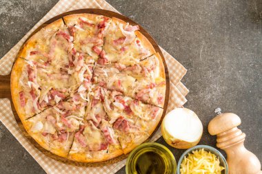 Tarte flambe pizza 