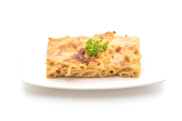 Gebakken penne pasta met kaas en ham — Stockfoto