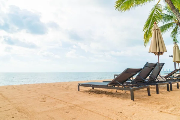 Güzel tropikal okyanus ya da deniz ve kum plaj 