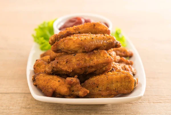 Alitas de pollo frito —  Fotos de Stock