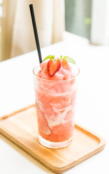 Strawberry yogurt smoothies — Stock Photo, Image