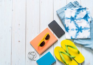 Gezgin, yaz tatili erkekler rahat kıyafetler