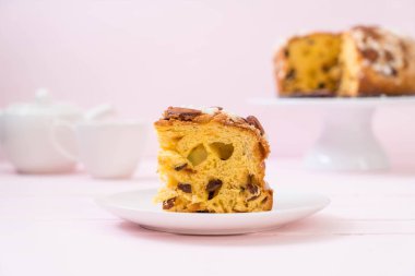 badem ile kuru üzüm Ekmek pasta