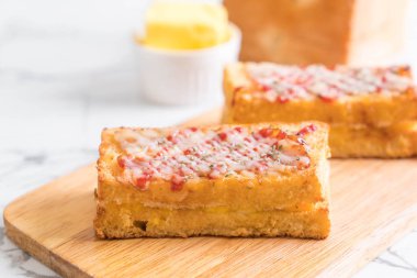 croque monsieur bacon ans egg sandwich