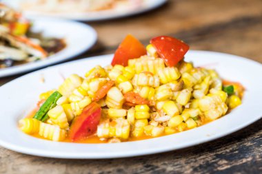 Baharatlı papaya salatası