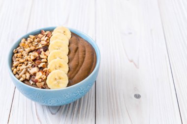 çikolata smoothies kase