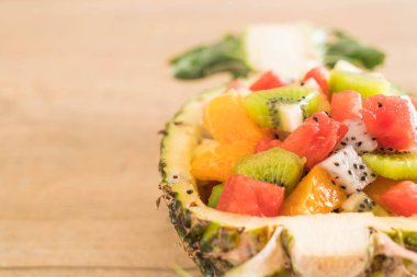 dilimlenmiş meyve karışımı 