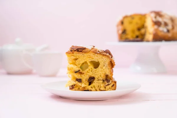 Bolo de pão de passa com amêndoa — Fotografia de Stock