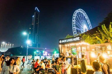 Bangkok - 21 Ocak 2018: Asiatique Riverfront en popula