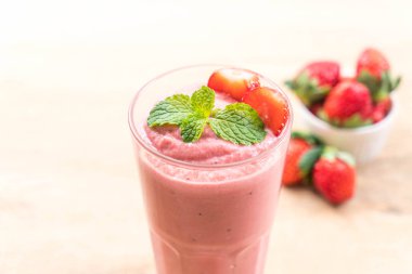 çilek smoothies milkshake