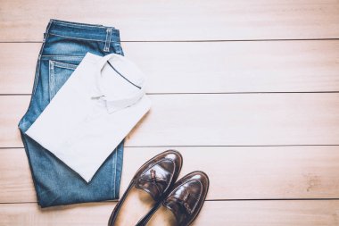 Ahşap arka plan erkekler için giyim