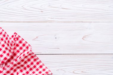 ahşap arka plan üzerinde mutfak bezi (peçete)