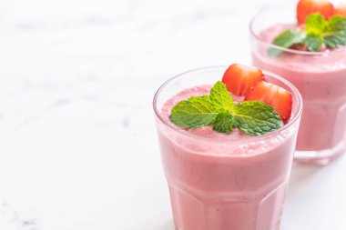 çilek smoothies milkshake