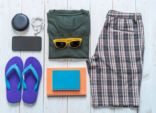 Men's casual outfits of traveler, summer holiday — Stock Photo, Image