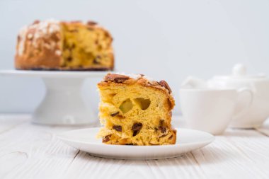 badem ile kuru üzüm Ekmek pasta