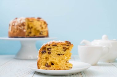 badem ile kuru üzüm Ekmek pasta