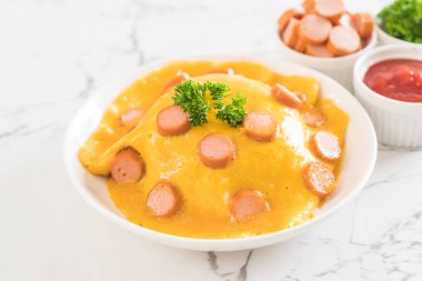 Pirinç soslu kremalı omlet