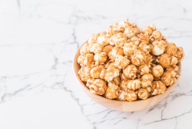 Patlamış Mısır ile karamel