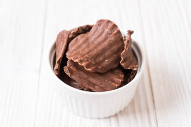 patates cipsi çikolata ile