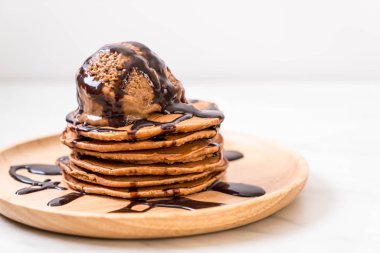 Çikolatalı dondurma ile gözleme