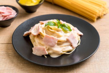 Spagetti carbonara jambon