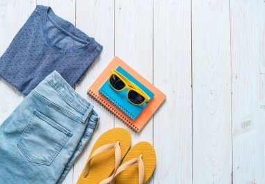 Gezgin, yaz tatili erkekler rahat kıyafetler