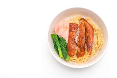 Kızarmış ördek erişte